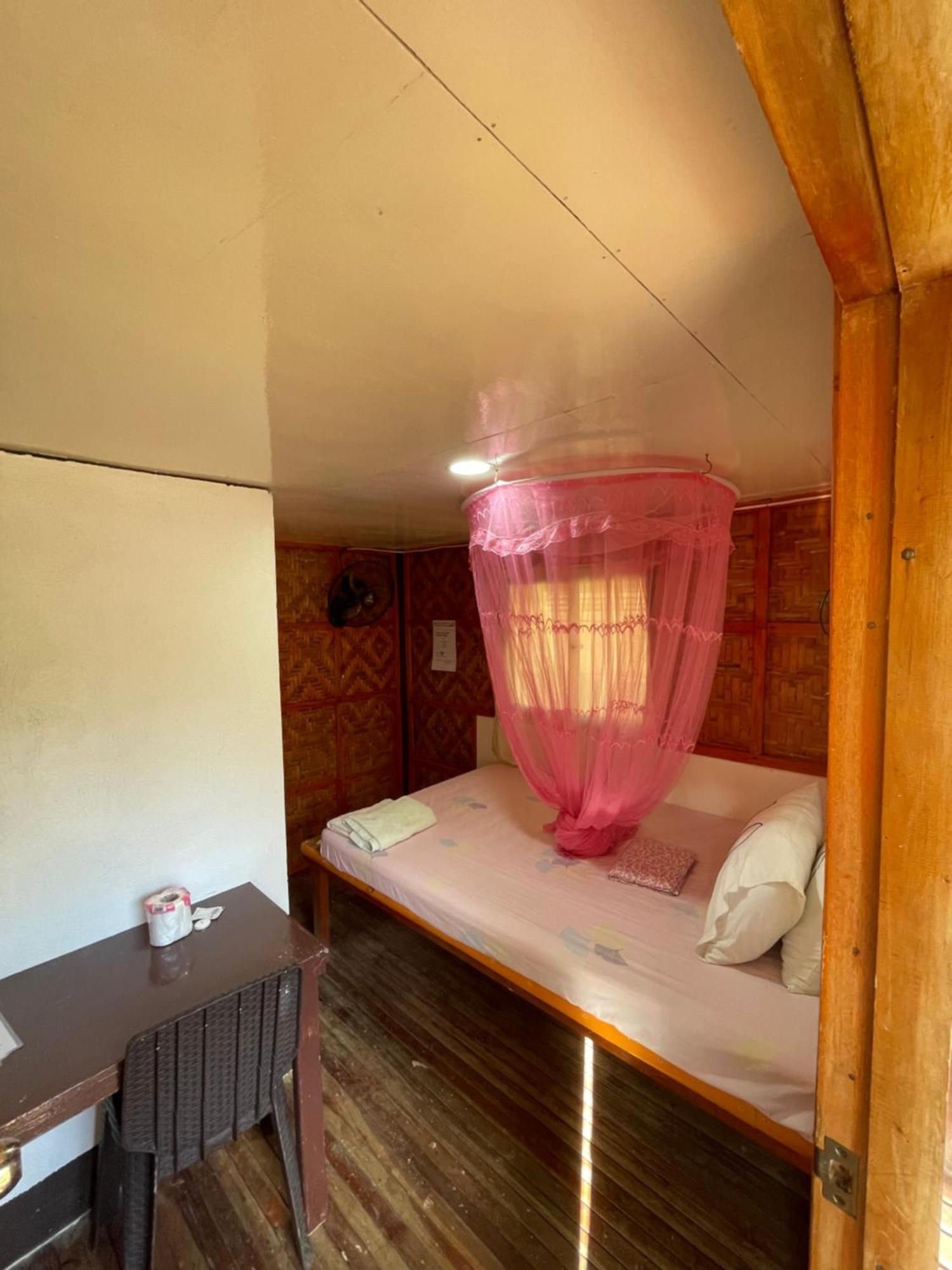 Fely'S Homestay Batuan Exterior foto