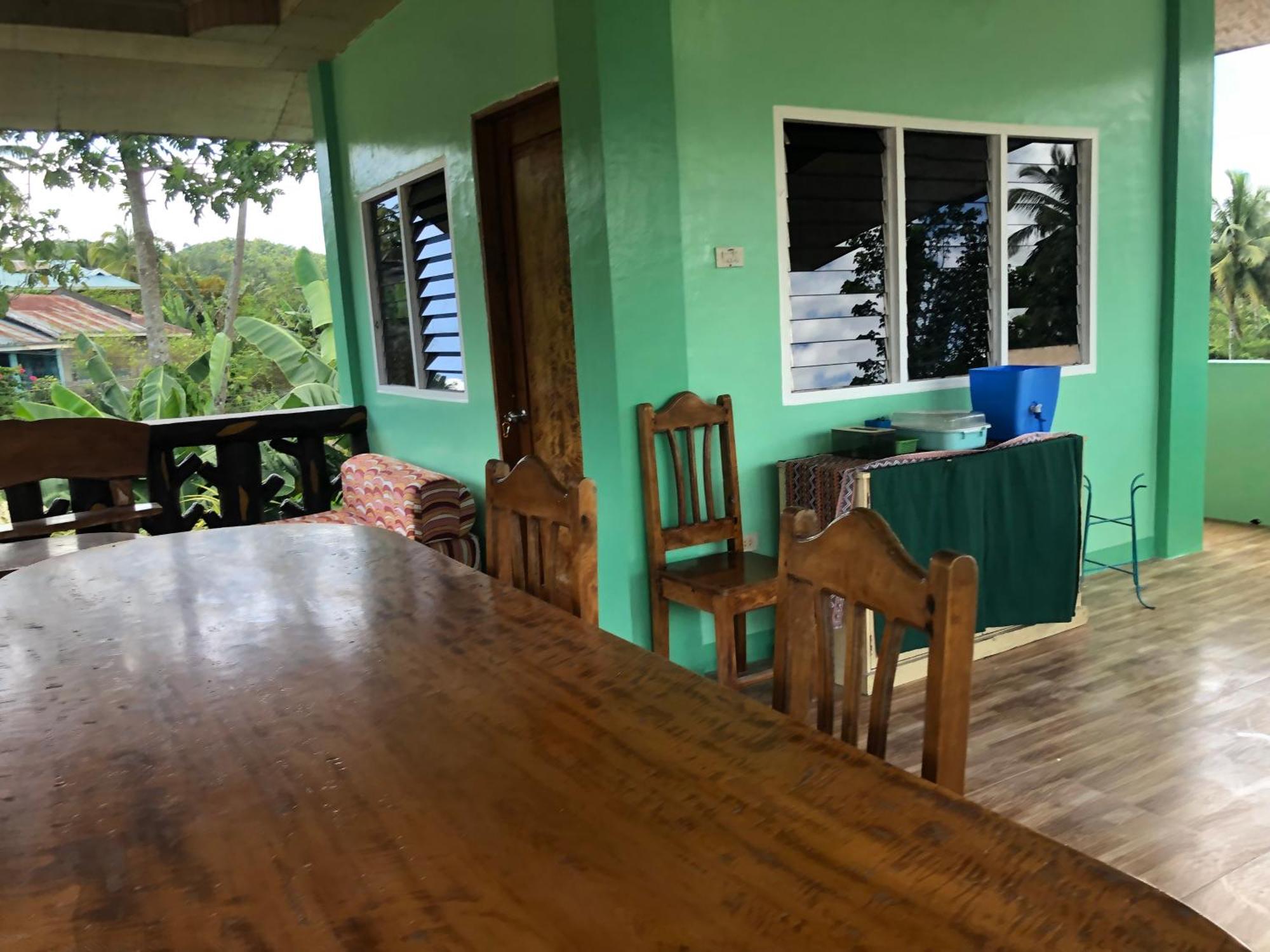 Fely'S Homestay Batuan Exterior foto